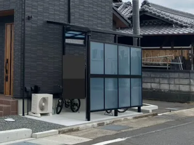 １階テラス屋根 （雨除け） YKKAP ソラリアF フラット屋根 スタンダード 壁付 前面パネル
