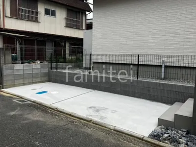駐車場ガレージ床 土間コンクリート 土留め 化粧ブロック ユニソン ジャスティ メッシュフェンス YKKAP イーネットフェンス3F型