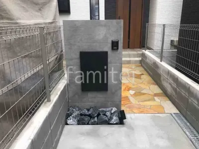 モダン門柱 壁タイル張り タカショー セラレバンテ 宅配ボックス ナスタ Nasta Box+POST