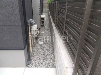 犬走り 防犯砂利敷き バラス砕石 防草シート加工