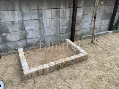 ピンコロ石花壇