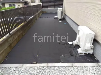 犬走り 防草シート敷き