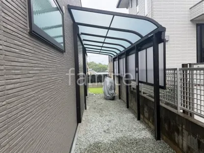 １階テラス屋根 （雨除け） YKKAP ソラリアR アール屋根 スタンダード 壁付
