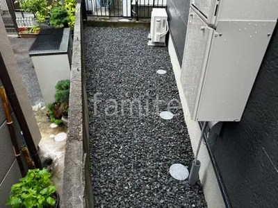 犬走り 防犯砂利敷き バラス砕石 防草シート加工