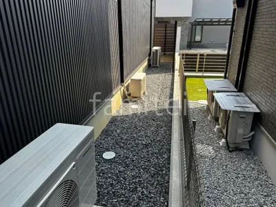 犬走り 防犯砂利敷き バラス砕石 防草シート加工
