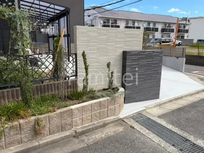 土留め 壁タイル貼り LIXIL 細割ボーダー
