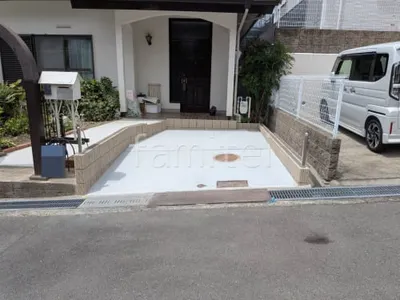 駐車場ガレージ床 土間コンクリート 土留め 化粧ブロック ユニソン リゲル