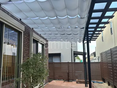 １階テラス屋根 （雨除け） YKKAP フル木製調 サザンテラス パーゴラタイプ フラット屋根 スタンダード 壁付