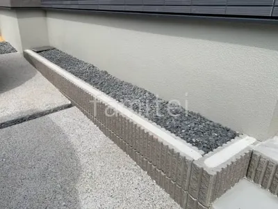 土留め 化粧ブロック 東洋工業 ライク 防犯砂利敷き バラス砕石 防草シート加工