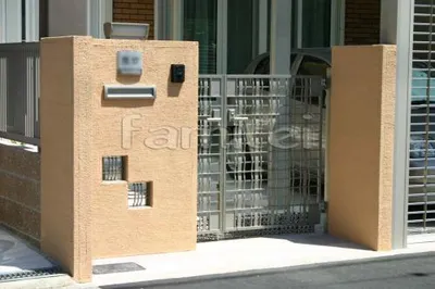 門柱　ぬり壁　美ブロ仕上げ　鋳物門扉　 LIXIL(リクシル)　フラットモダン