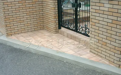 アプローチタイル貼り