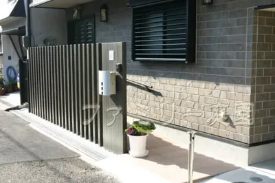 アプローチ　角柱