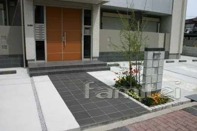 アプローチタイル貼り ソリッド門柱×ガラスブロック