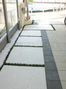 アプローチ　洗い出し×タイル