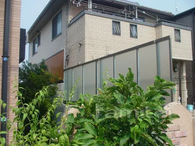 境界フェンス　目隠しパネル施工後