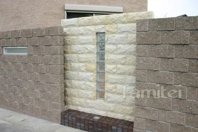 ガラスブロック塀