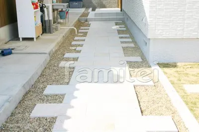 アプローチ(御影石)