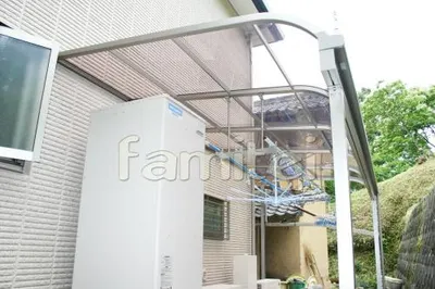 大型テラス屋根:TOEXサンクテラス(スピーネ)　ベランダ竿掛け