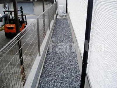 防犯砂利　　境界フェンス