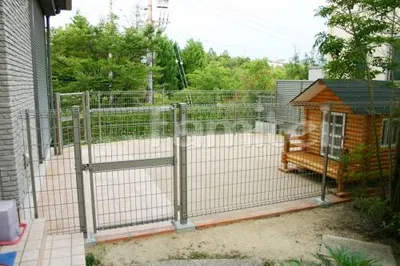 ペット:ドッグラン タイル・樹脂洗い出し仕上げ