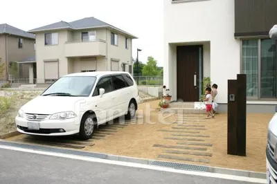 枕木を使った、オープン外構