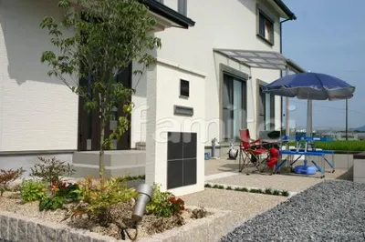 新築オープン外構工事　シンプル門柱　郵便ポスト