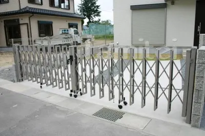 伸縮ジャバラゲート　新日軽ニューエクジス