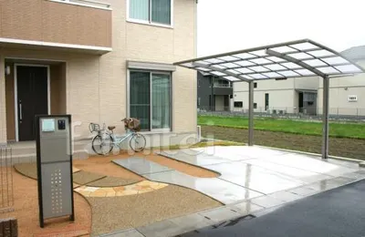 新築オープン外構　車庫アプローチ土間デザイン