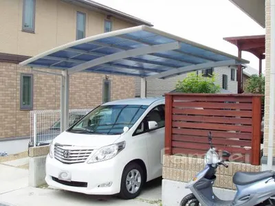 カーポート　YKKレイナポート1台
