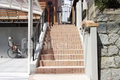 高台外構 レンガ階段 手摺TOEXアーキレール