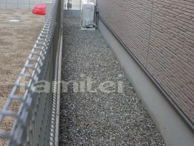 犬走り　防犯砂利　　境界フェンス