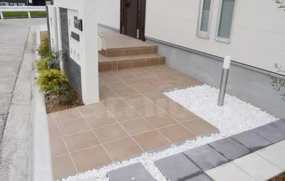 タイルアプローチ　INAXバレンシアコート