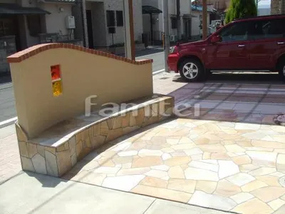 ピロティー 乱形石貼