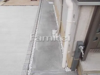 犬走りコンクリート 縁 化粧砂利