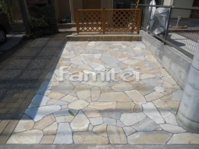 車庫土間　乱形石貼