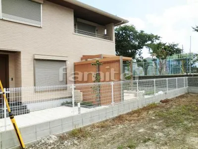 境界メッシュフェンス LIXIL(リクシル) ハイグリッドフェンスUF8型