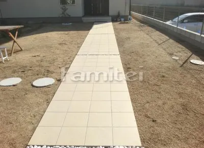 アプローチ 床タイル貼り グレイスランド300角 INAX