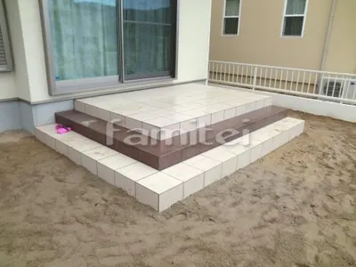 タイルデッキ グレイスランド300角平 INAX