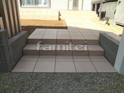 アプローチ階段 タイル貼りサンベネゼ300角 INAX