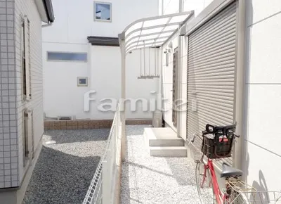 勝手口テラス屋根 サンクテラス(スピーネ)R1階 竿掛けロング