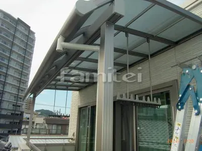 ベランダ屋根 メニーウェルR型 竿掛け 三協立山