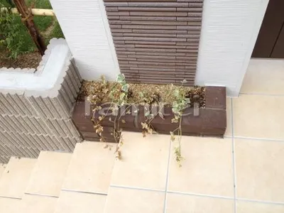 門まわり花壇 レンガ積み ボーラルレンガ