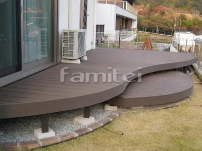 ウッドデッキ LIXILリクシル 樹ら楽(きらら)ステージ カーブ曲線デザイン