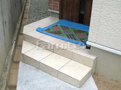 玄関ポーチ 床タイル貼り INAXイナックス グレイスランド300角 LIXILリクシル