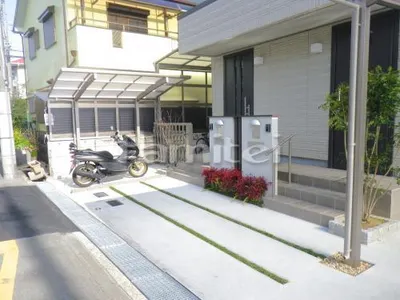 玄関アプローチ 床土間コンクリート 草目地 タマリュウ 車止め LIXILリクシル スペースガード F48型 埋め込み式 クサリ内臓受け TOEXトエックス