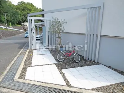 玄関まわり アプローチ 植栽 アーチ 照明 門扉 手すり ポーチ