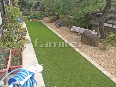 人工芝 グリーンフィールド リアリーターフ 縁石ライン ピンコロ石 防草シート加工 化粧砂利 久保田セメント アベニューストーン