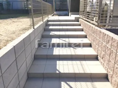 玄関アプローチ階段 床タイル貼り ニッタイ工業 ロッセクラシコ300角 RO-30-17