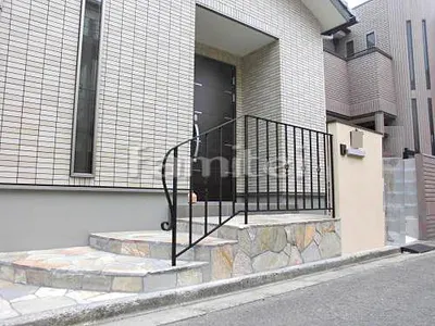 玄関まわり 門柱 ポスト アプローチ 手すり