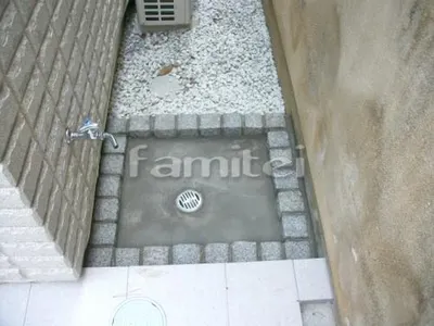 ピンコロ囲い水受け(パン) 土間モルタル仕上げ 洗い場